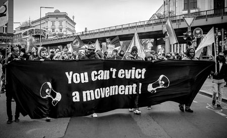 Wähle mit der Maus ein Dia aus